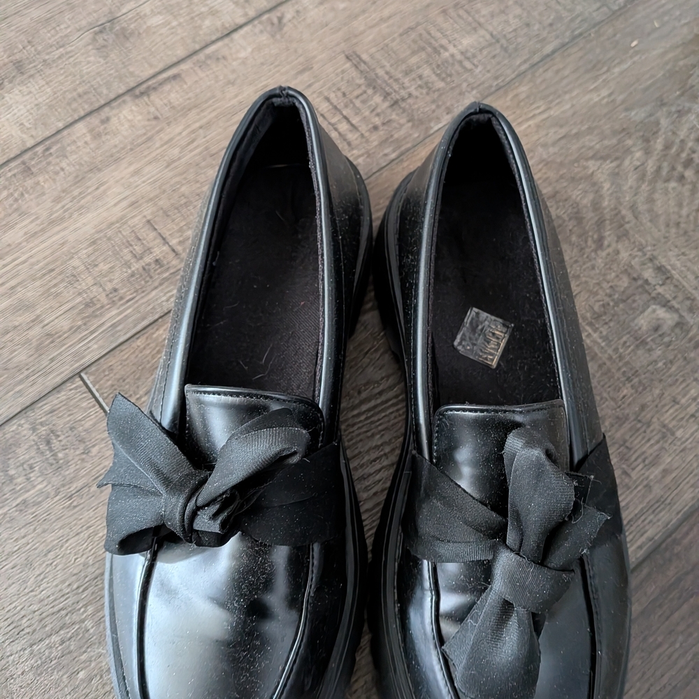 Elegant‎ Black Loafers for Women With Bow